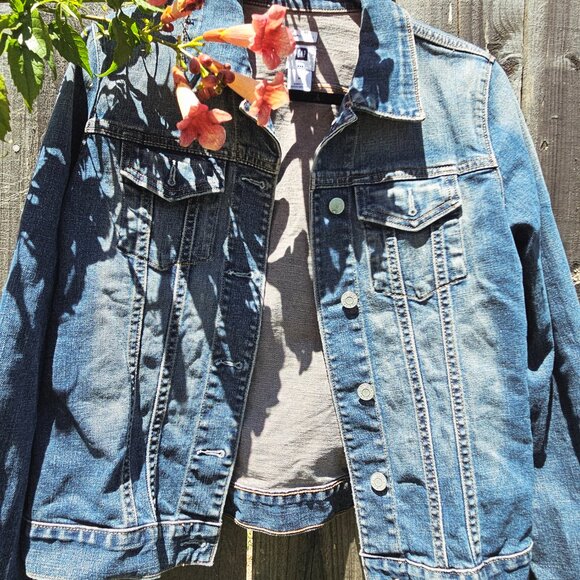 GAP Jean Jacket - Picture 1 of 3